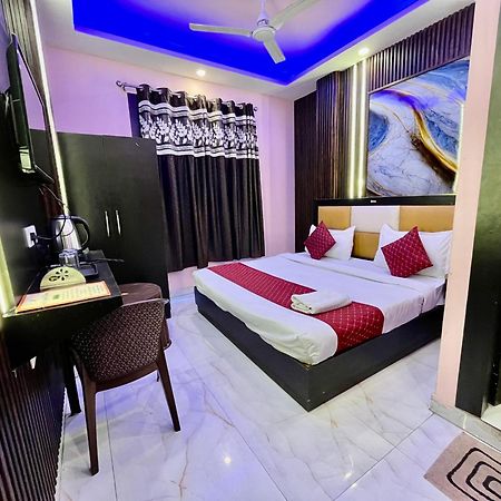 Jupiter Plaza Delhi Airport Hotell New Delhi Exteriör bild