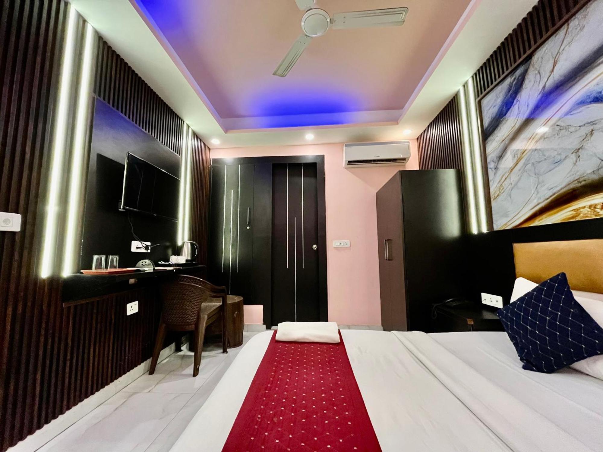 Jupiter Plaza Delhi Airport Hotell New Delhi Exteriör bild