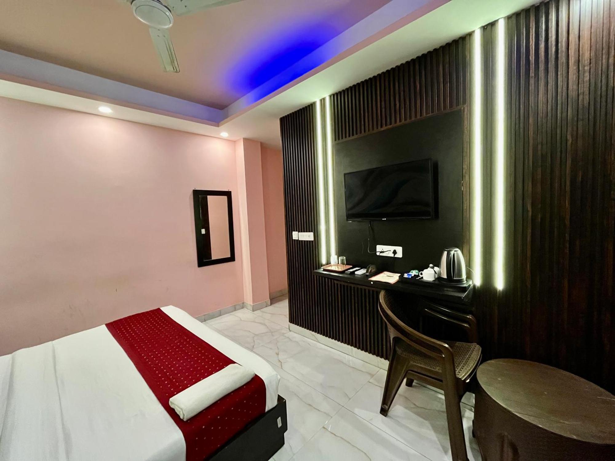 Jupiter Plaza Delhi Airport Hotell New Delhi Exteriör bild