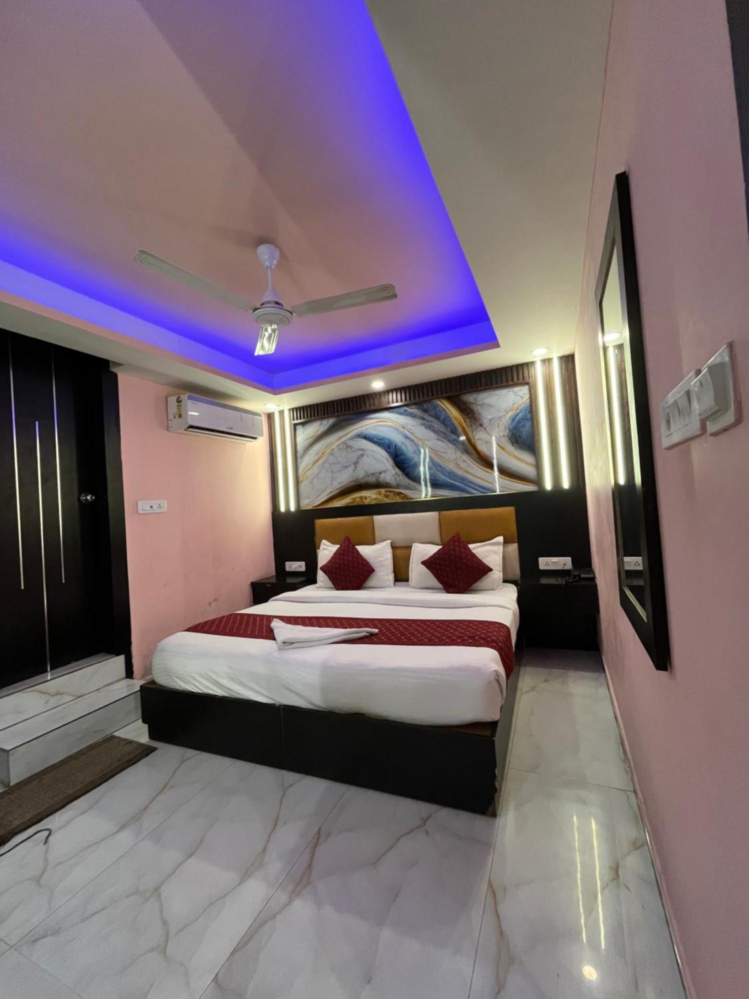 Jupiter Plaza Delhi Airport Hotell New Delhi Exteriör bild