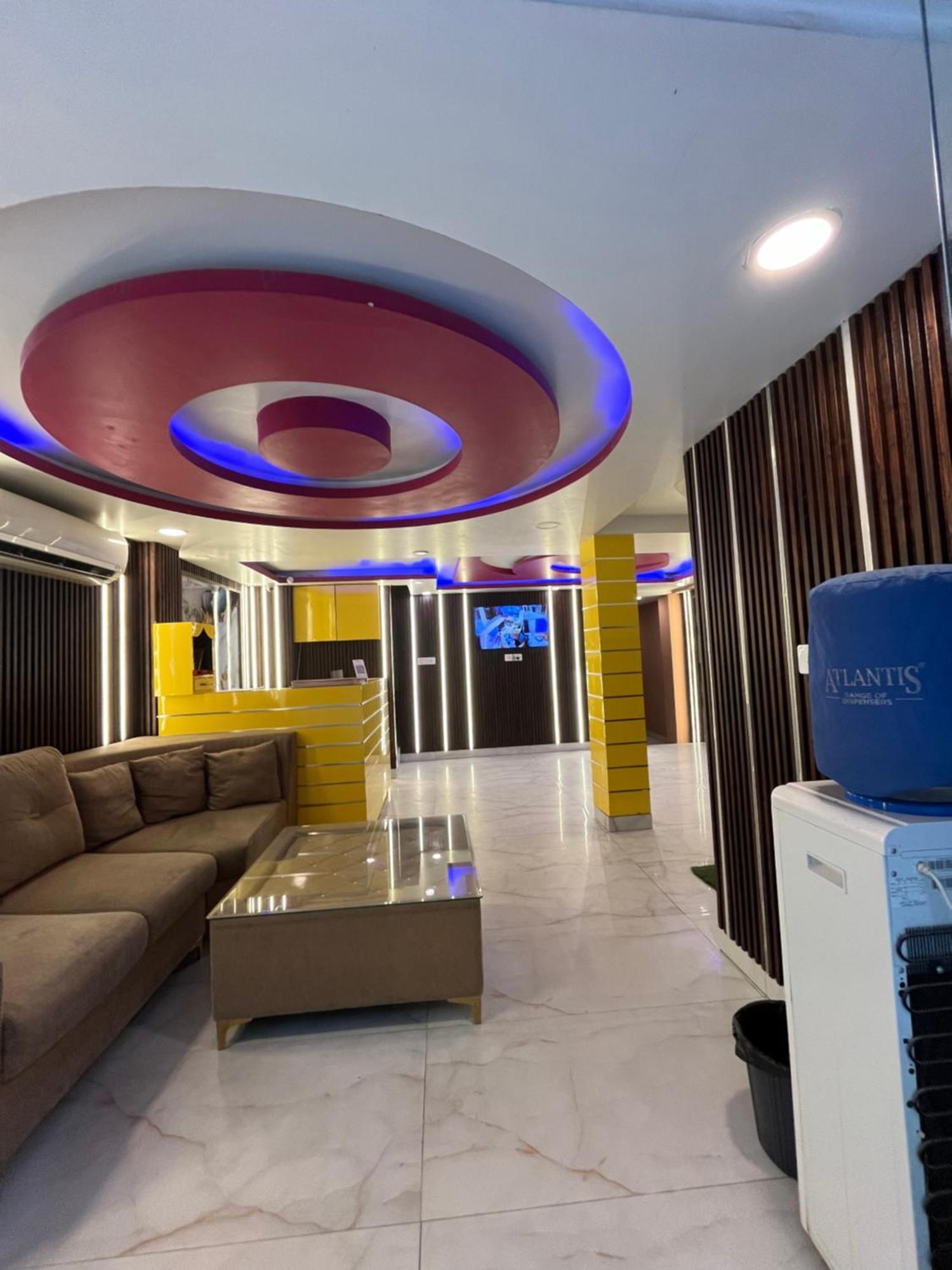 Jupiter Plaza Delhi Airport Hotell New Delhi Exteriör bild