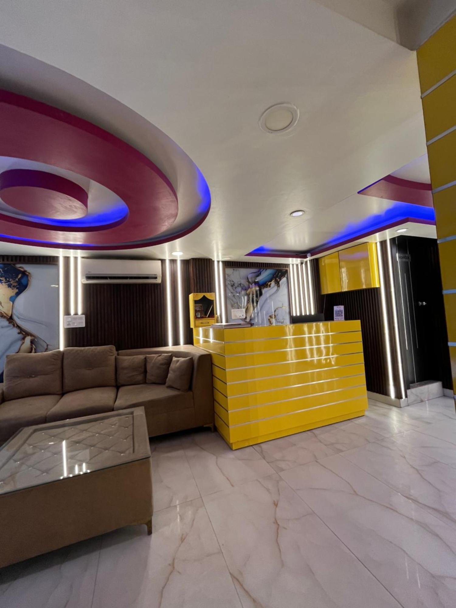 Jupiter Plaza Delhi Airport Hotell New Delhi Exteriör bild