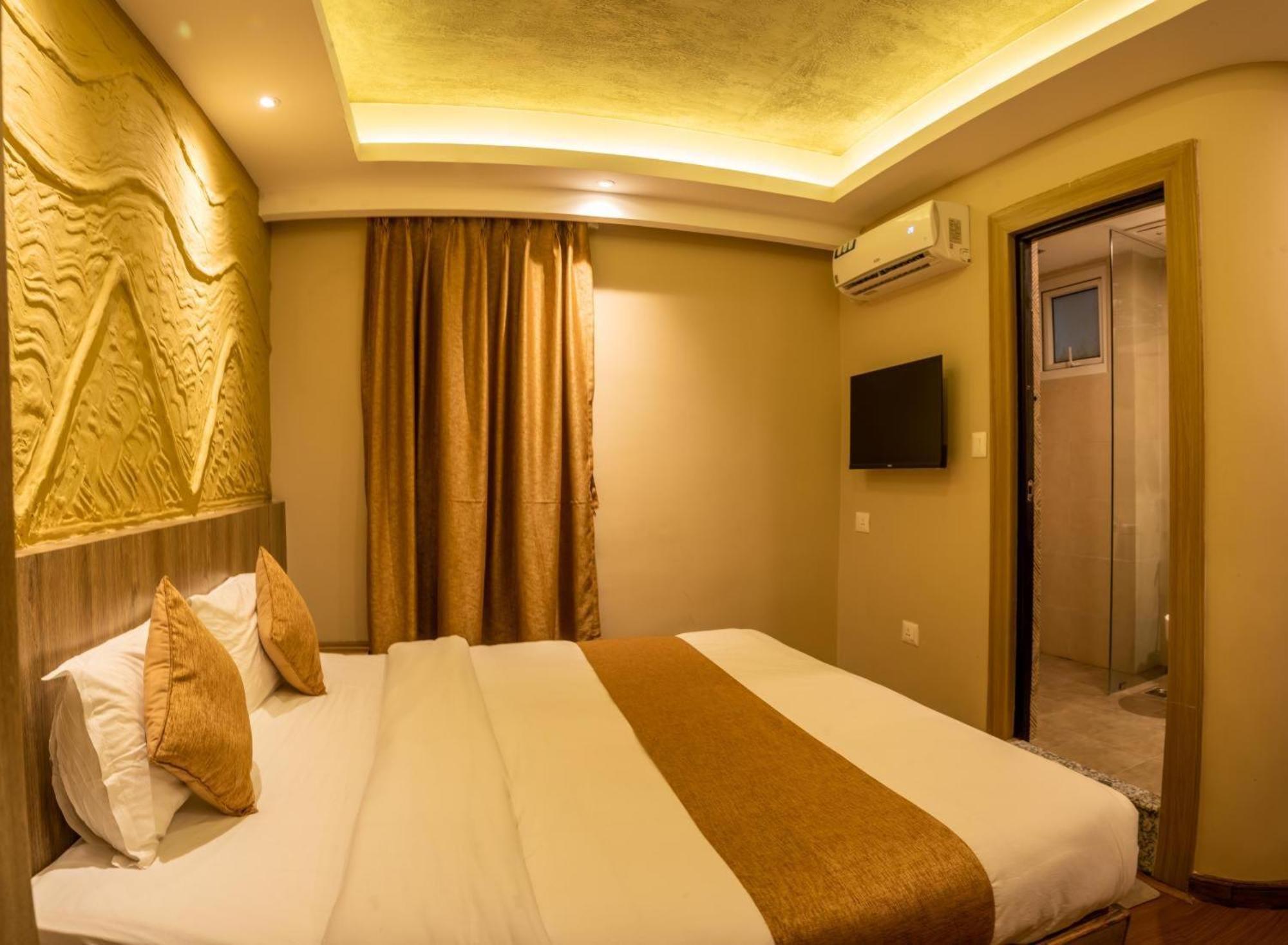 Jupiter Plaza Delhi Airport Hotell New Delhi Exteriör bild